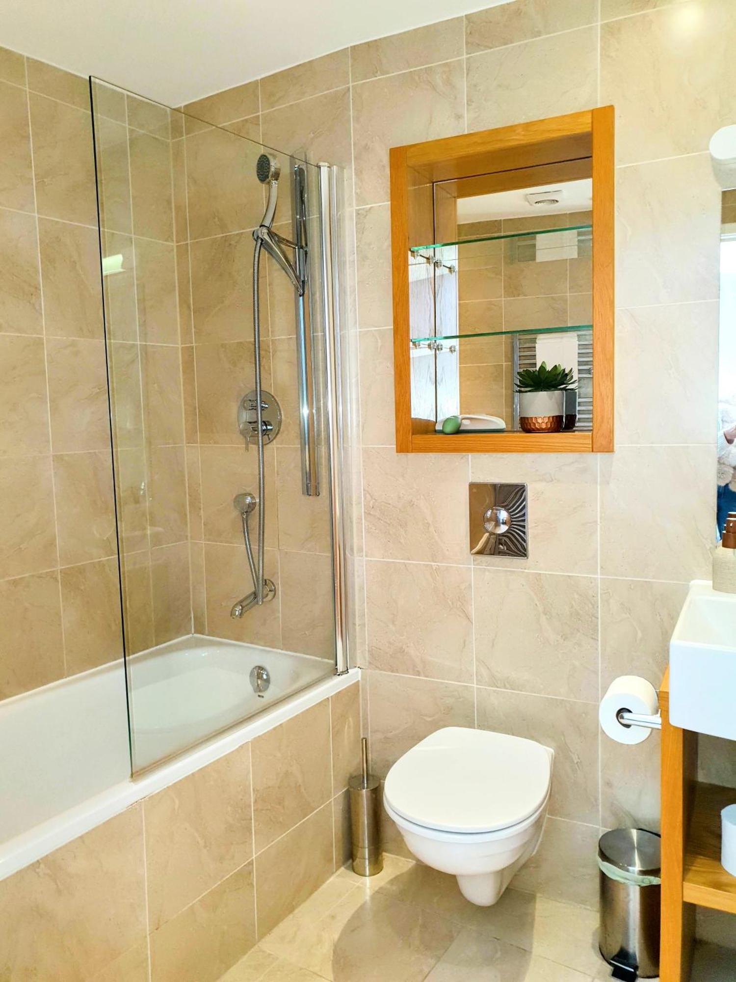 The Penthouse At Regent House Light And Airy Top Floor With Lift Access 1 Bedroom En-Suite Luxury Apartment Ultra Central Location Harrogate Exterior foto