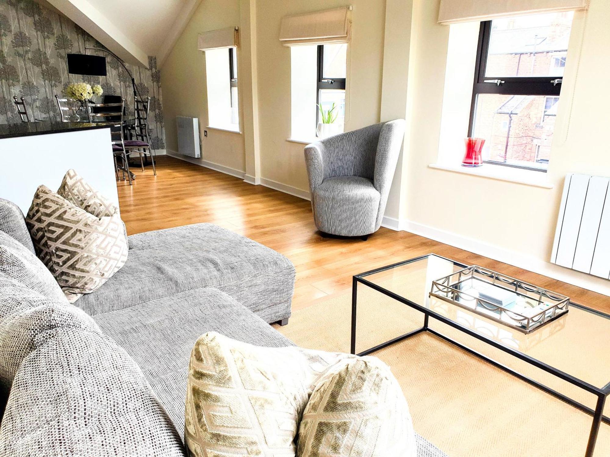 The Penthouse At Regent House Light And Airy Top Floor With Lift Access 1 Bedroom En-Suite Luxury Apartment Ultra Central Location Harrogate Exterior foto